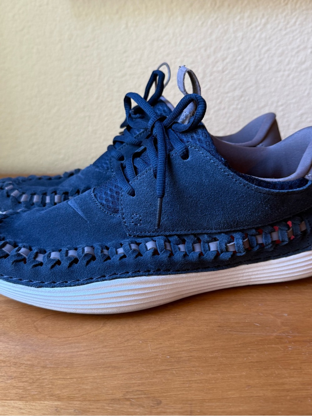 Nike Solarsoft Premium Woven Moccasin Low Top Lace-Up Blue Size 10